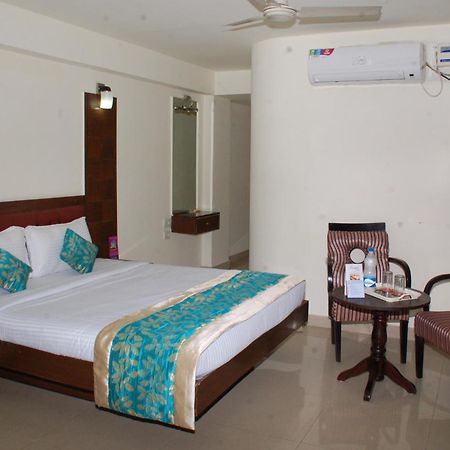 Angel Park Hotel Hyderabad Exterior foto